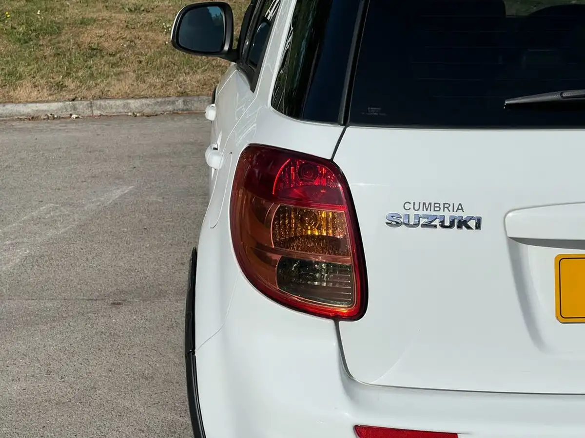 2011-suzuki-sx4-16-sz5-big-20