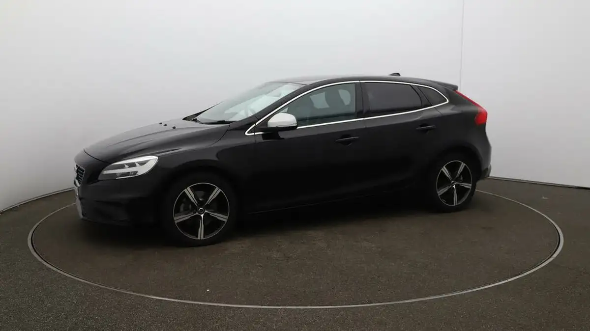 2019-volvo-v40-20-t2-r-design-edition-big-66