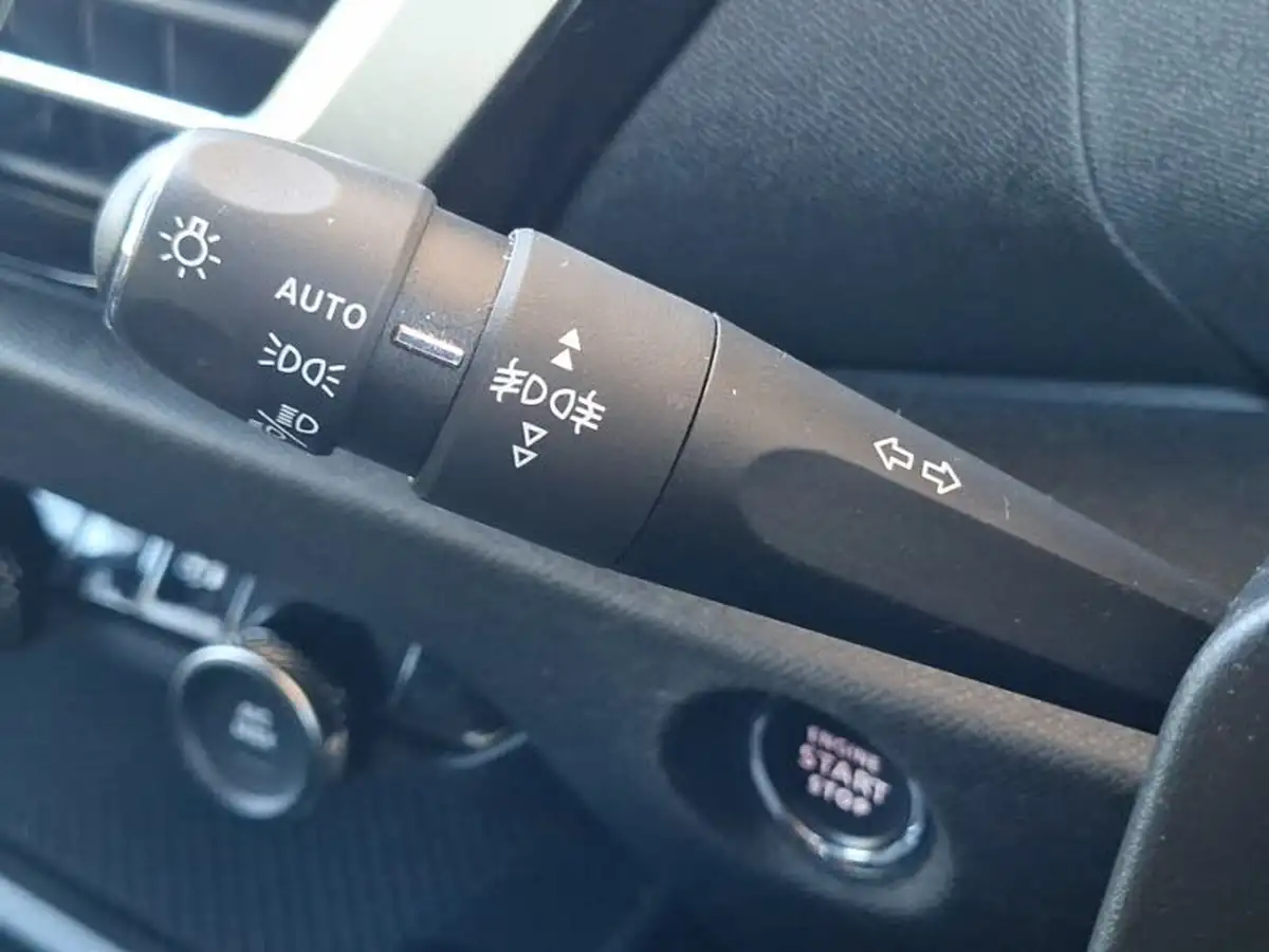 2022-citroen-c4-12-puretech-shine-130ps-big-16