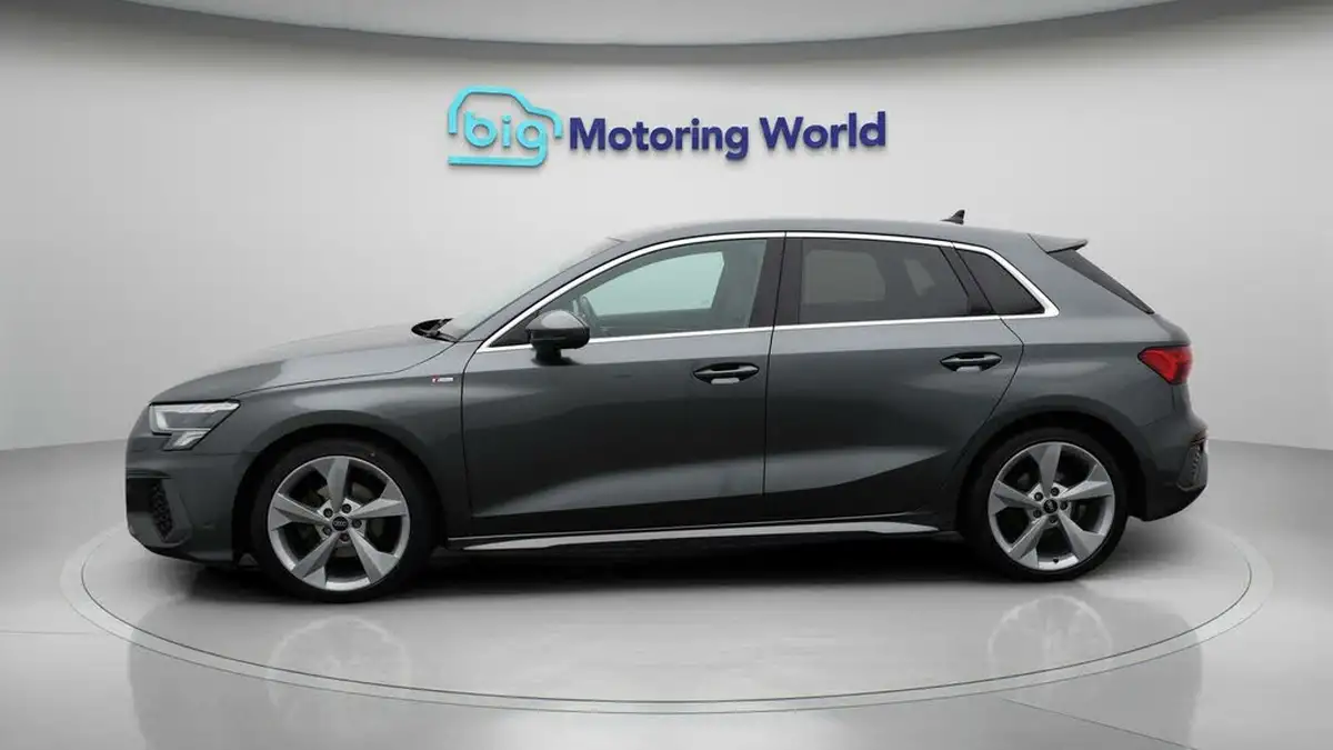 2022-audi-a3-15-35-tfsi-s-line-sportback-5d-big-4