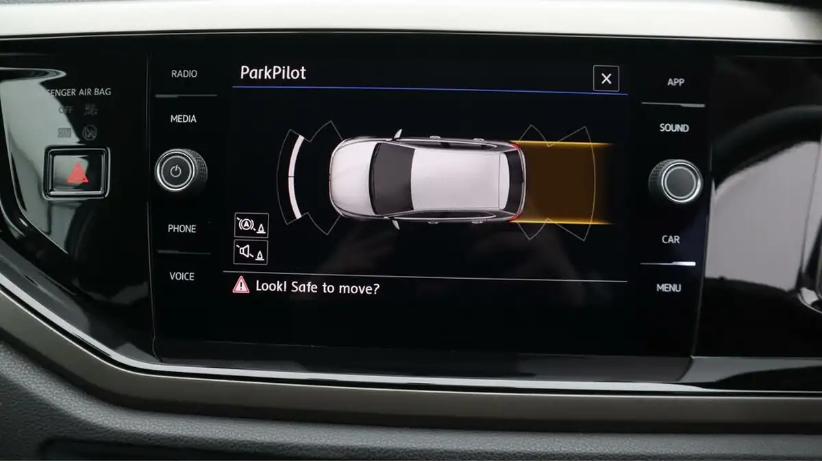 2020-volkswagen-polo-10-tsi-match-big-26