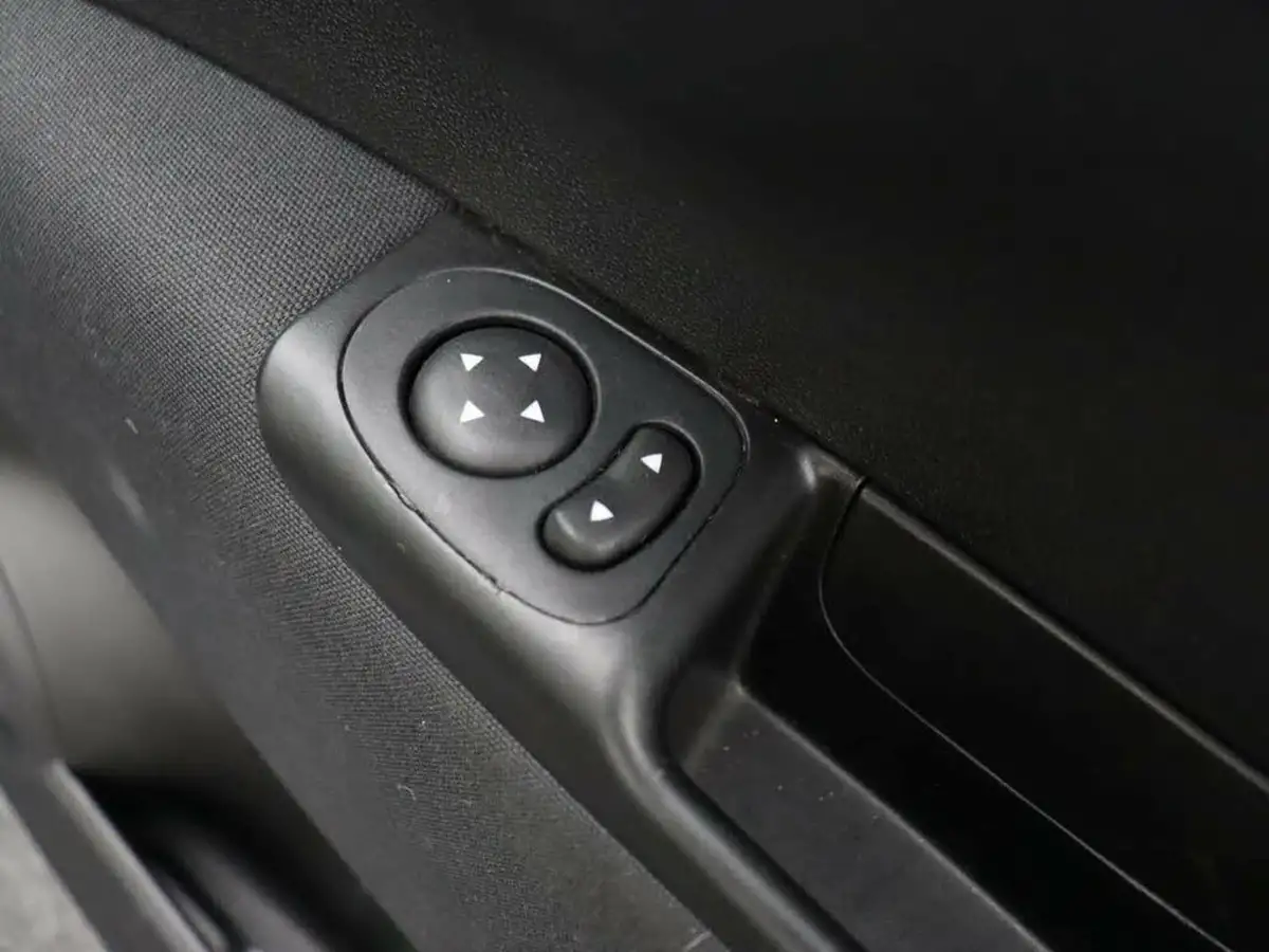 2018-fiat-500-12-lounge-big-22