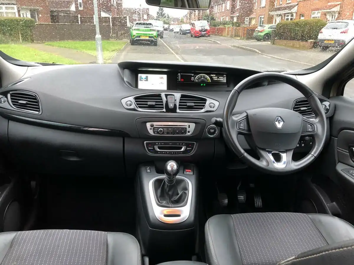 2014-renault-scenic-15td-dynamique-tom-tom-energy-ss-big-8