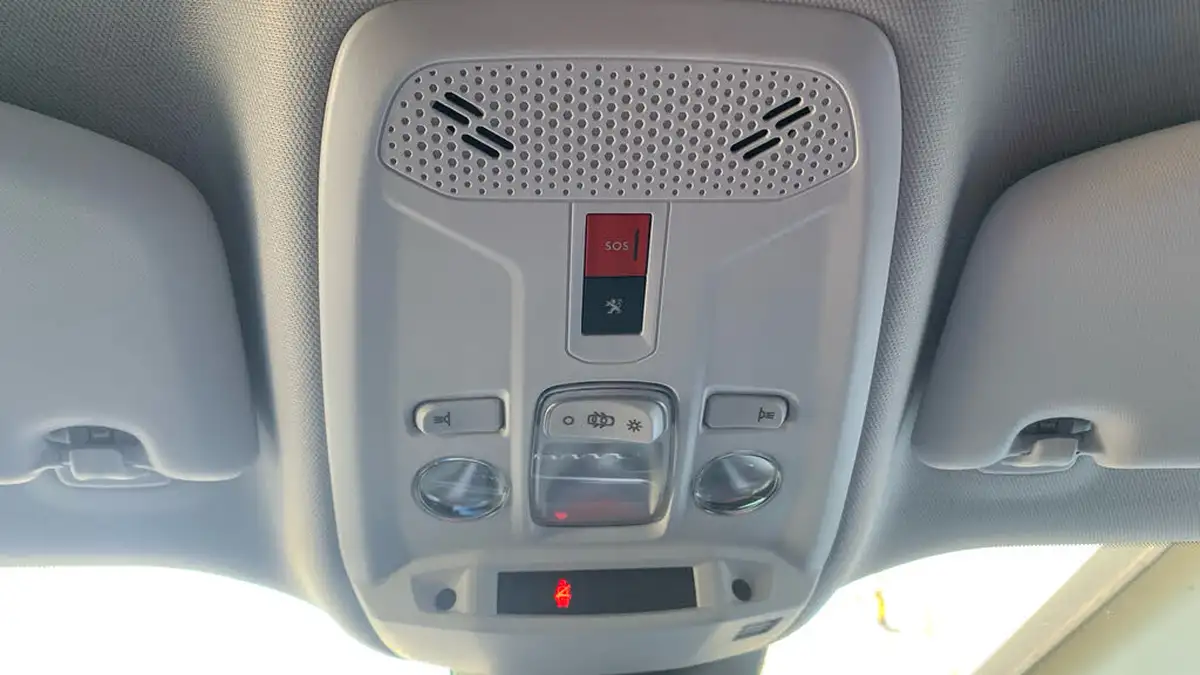 2022-peugeot-2008-suv-12-puretech-allure-premium-130bhp-eat8-big-38