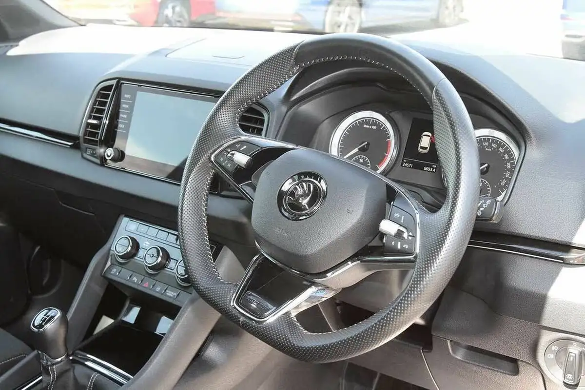 2021-skoda-karoq-15-tsi-sportline-big-5