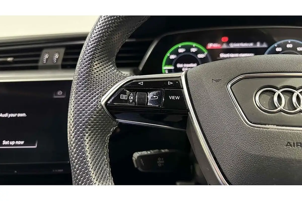 2022-audi-e-tron-50e-black-edition-station-wagon-big-43