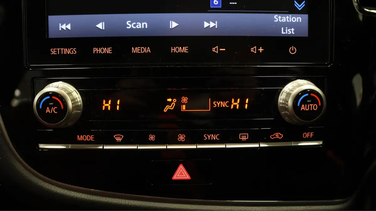 2021-mitsubishi-outlander-24-dynamic-phev-big-11