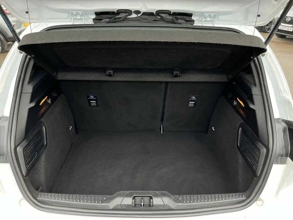2018-ford-focus-15-st-line-x-hatchback-big-11