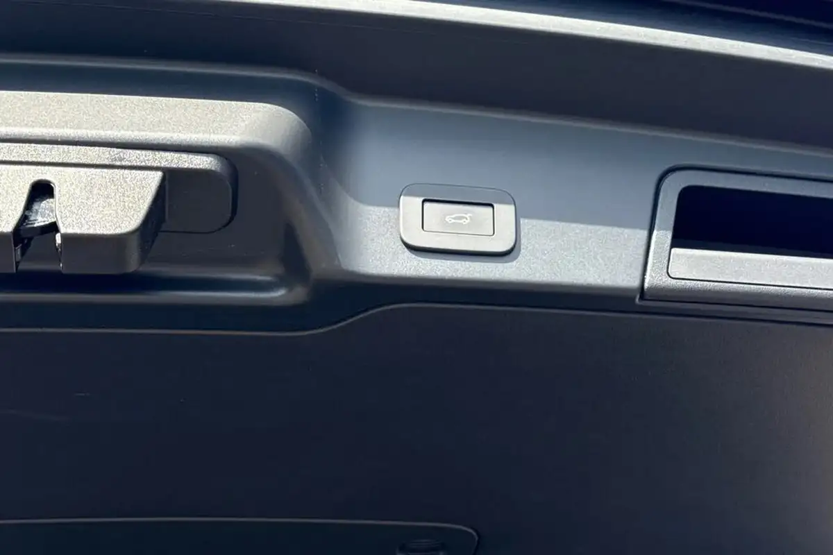 2024-land-rover-range-rover-evoque-20-d200-dynamic-hse-big-36