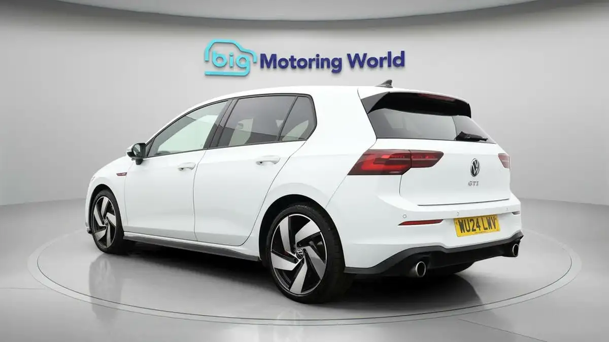 2024-volkswagen-golf-20-tsi-gti-245ps-big-4