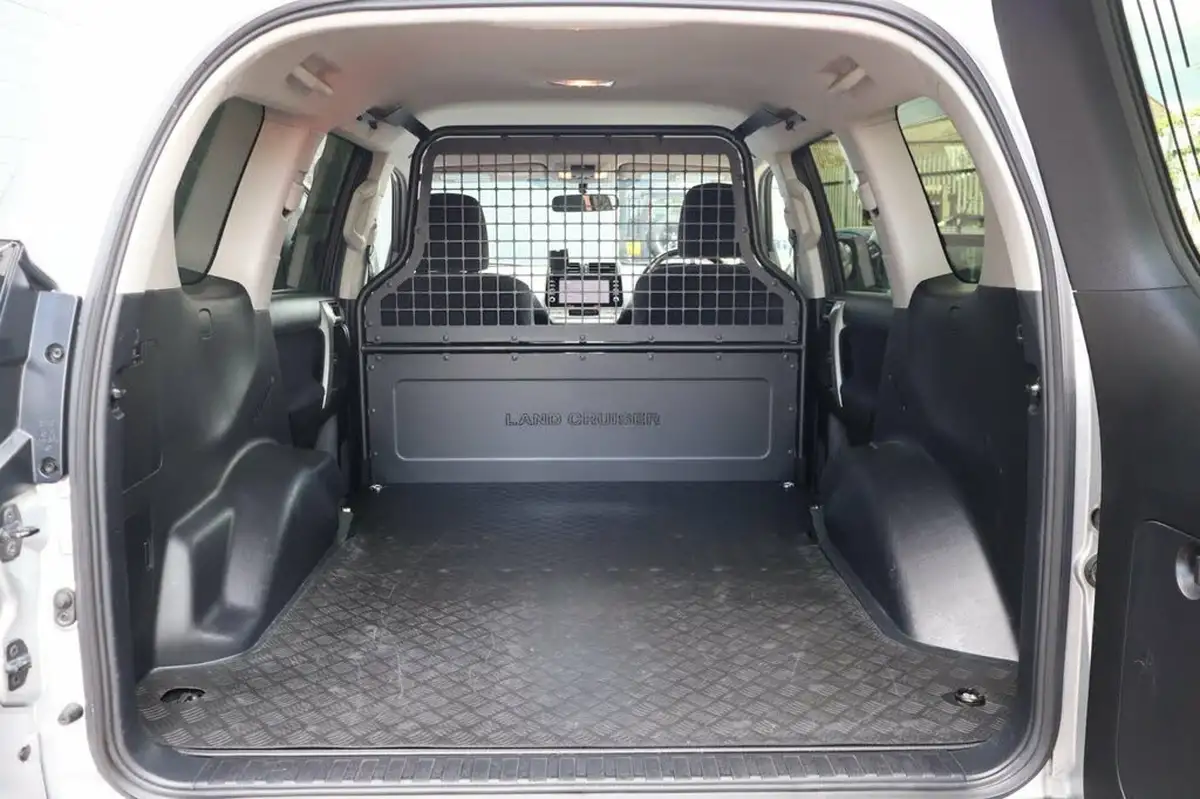 2022-toyota-land-cruiser-28d-4d-active-commercial-lwb-5-big-11
