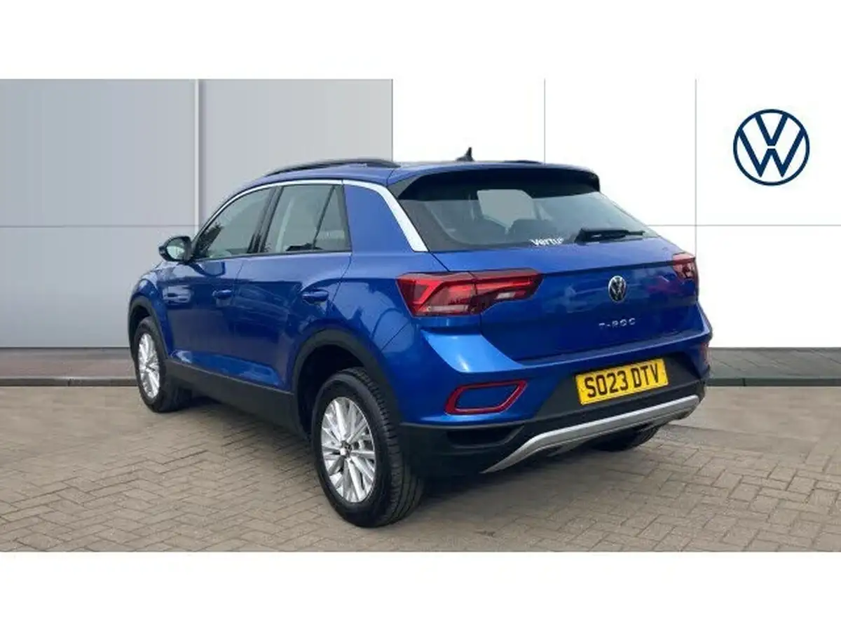 2023-volkswagen-t-roc-10-tsi-life-big-2