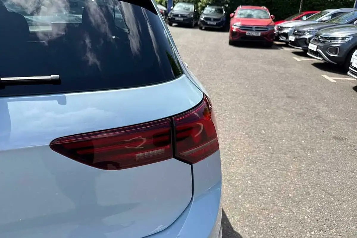 2024-volkswagen-golf-15-tsi-match-115ps-big-21