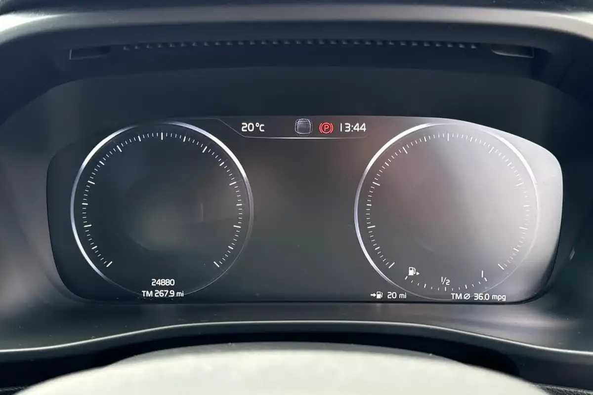 2021-volvo-xc40-15-t3-inscription-161bhp-auto-big-6