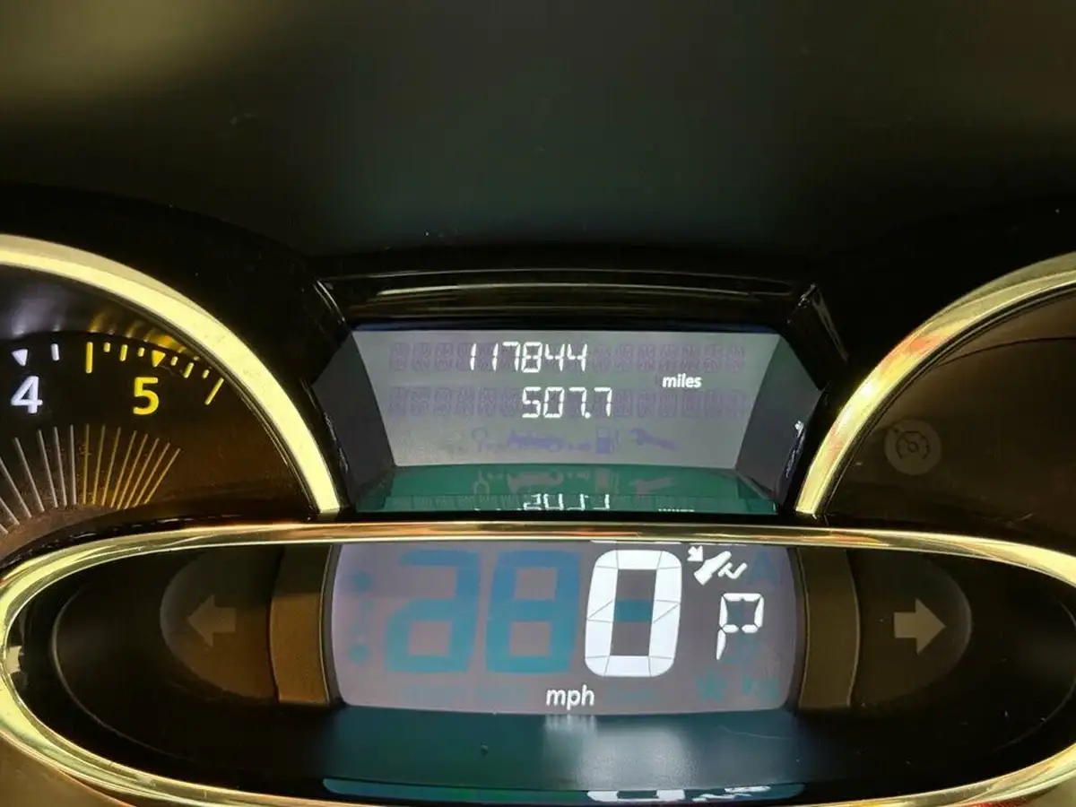2014-renault-clio-15td-dynamique-medianav-edc-auto-big-9