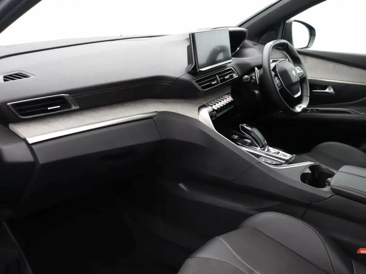 2022-peugeot-3008-suv-12-puretech-gt-eat8-big-18