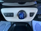 2016-toyota-prius-small-39