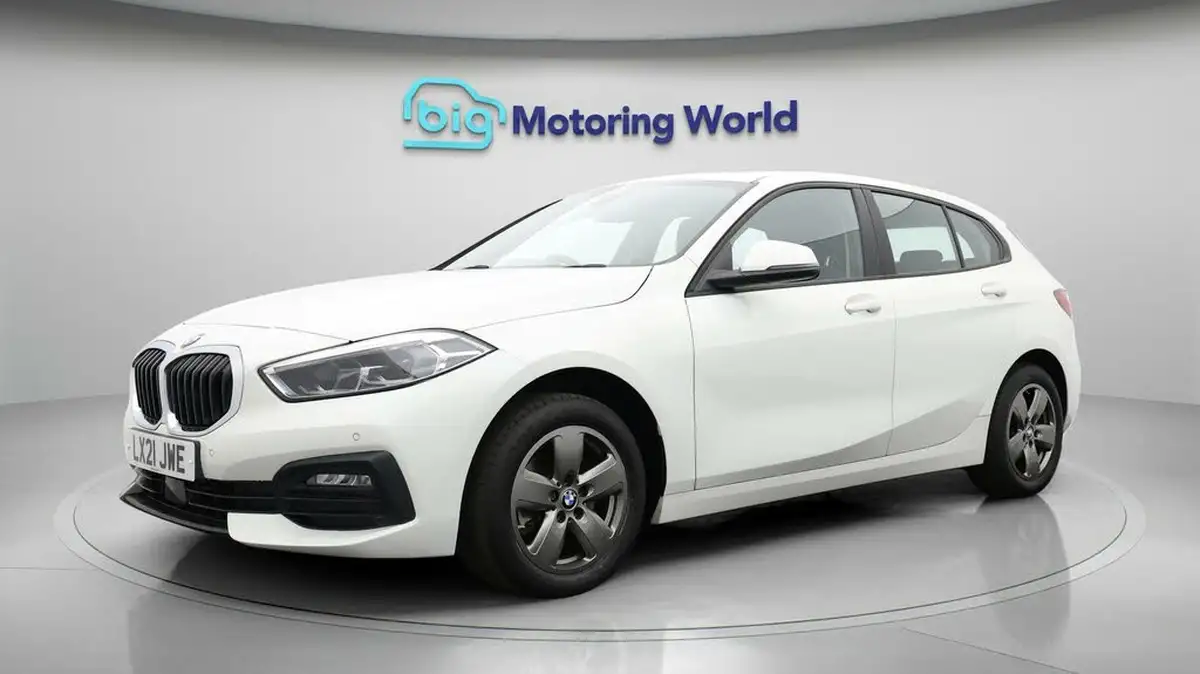 2021-bmw-1-series-15-118i-se-lcp-big-2