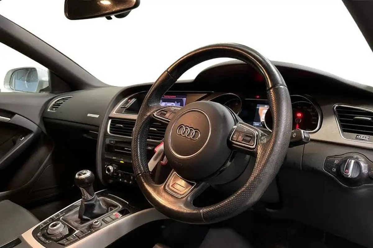 2012-audi-a5-18-s-line-tfsi-168bhp-coupe-2d-big-8