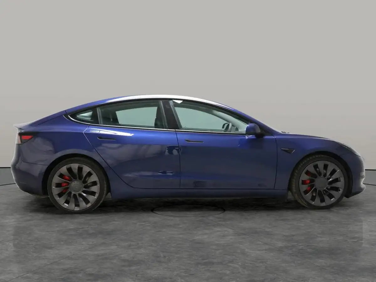 2020-tesla-model-3-e-performance-big-11