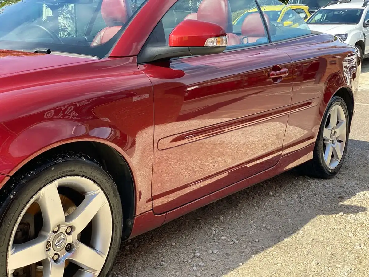 2010-volvo-c70-20td-se-lux-big-23