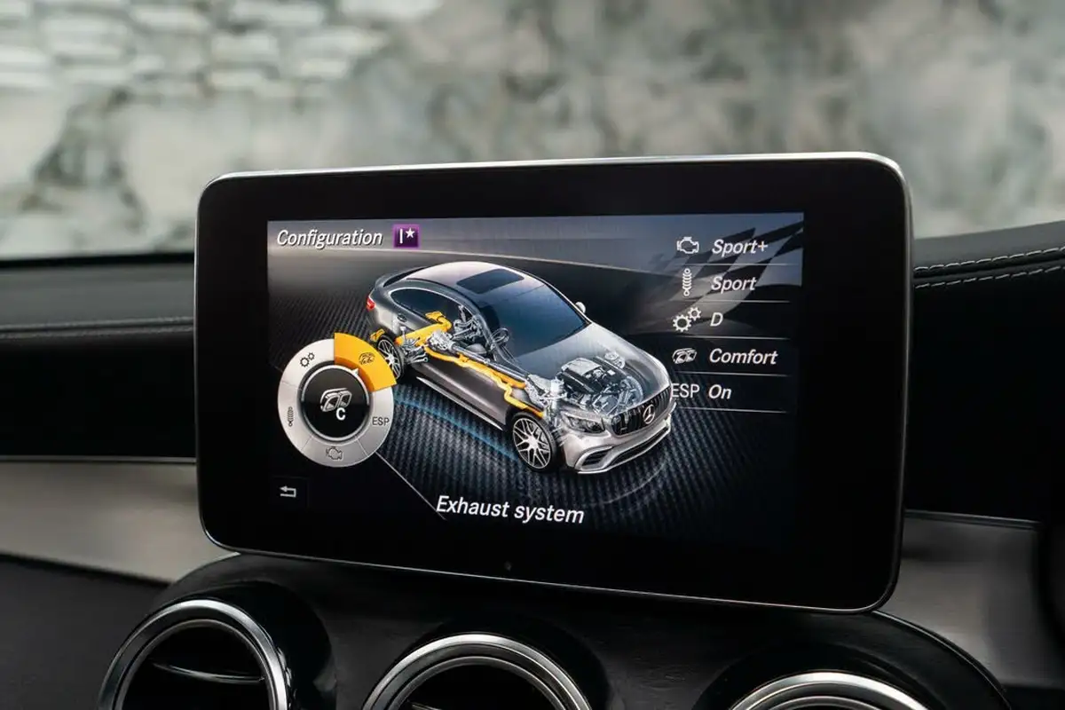 2018-mercedes-benz-glc-class-40-glc-amg-63-premiumss-coupe-4d-big-22