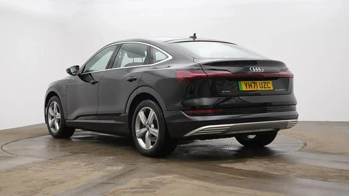 2022-audi-e-tron-50e-technik-sportback-big-2