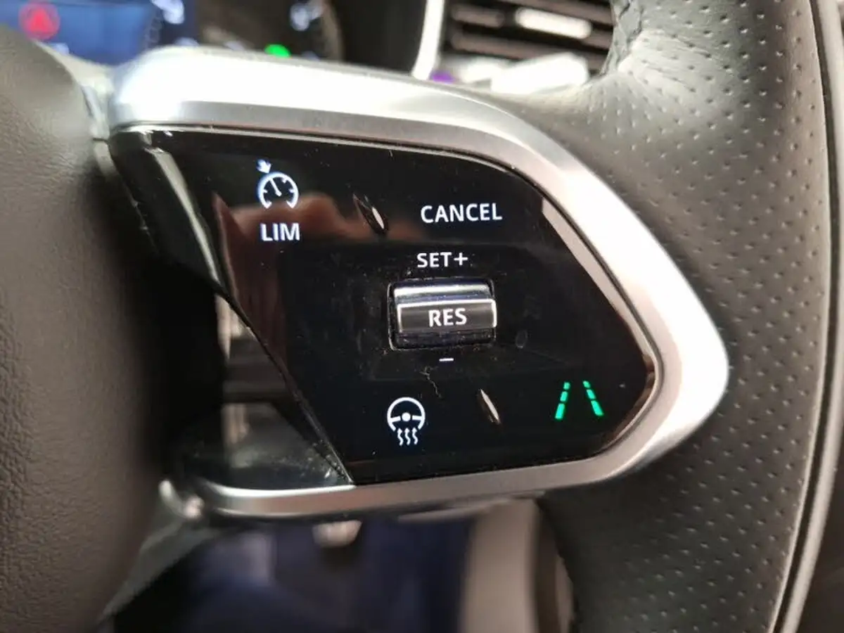 2022-jaguar-f-pace-20-p250-r-dynamic-black-big-12