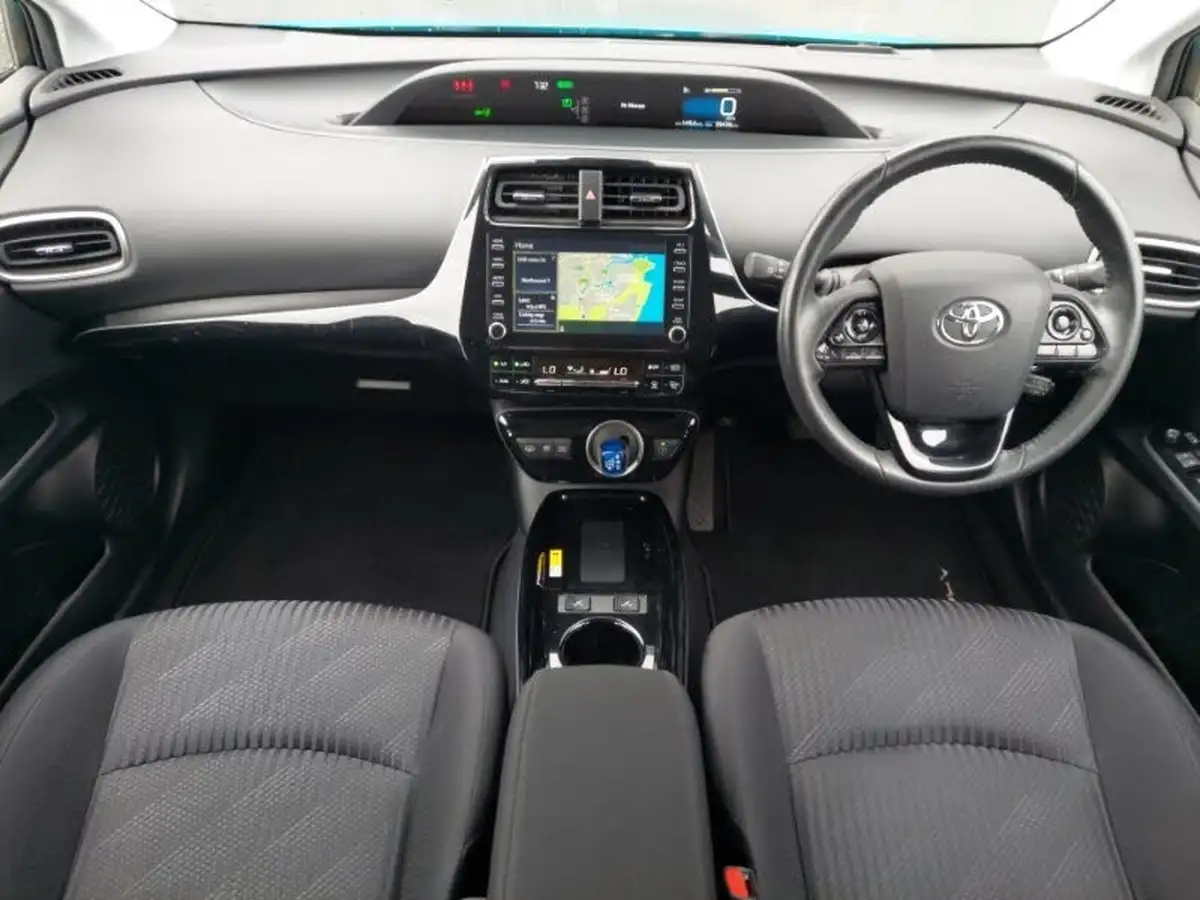 2019-toyota-prius-big-2