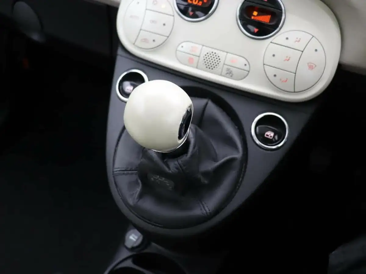 2019-fiat-500-12-dolcevita-big-30