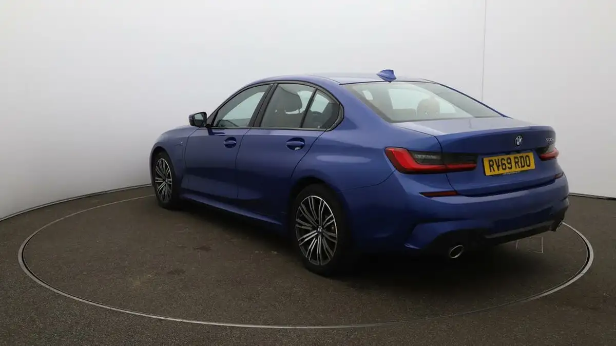 2019-bmw-3-series-20-330e-m-sport-plus-pack-big-60