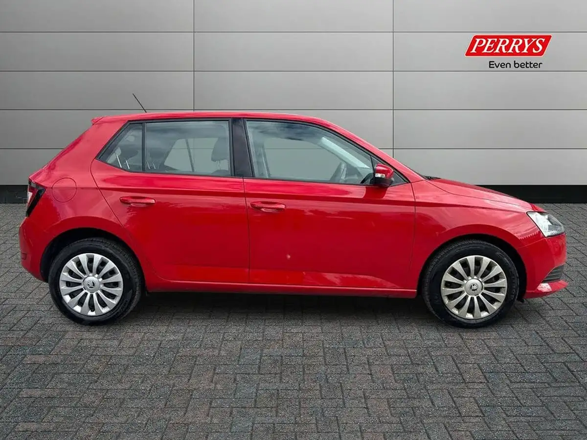 2019-skoda-fabia-10-mpi-s-ss-hatchback-big-2