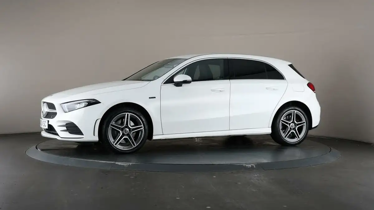 2021-mercedes-benz-a-class-13-a250e-amg-line-hatchback-5d-big-37