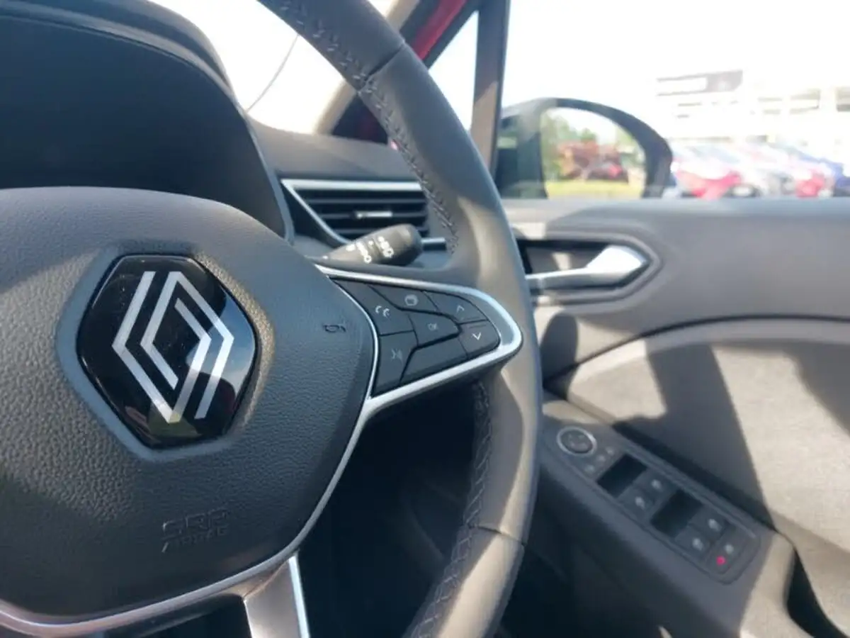 2024-renault-clio-10-tce-evolution-big-17
