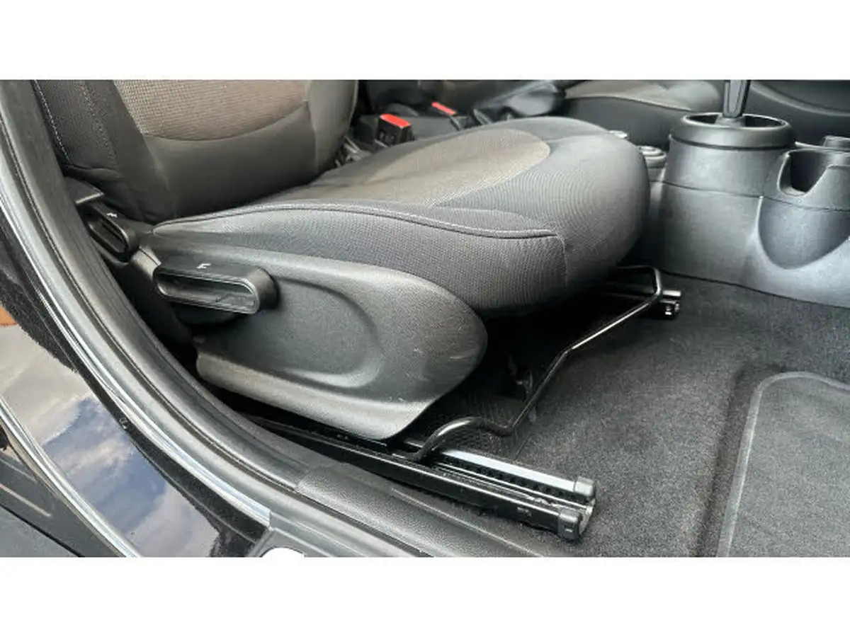 2021-mini-cooper-15-cooper-classic-hatchback-5d-auto-big-28