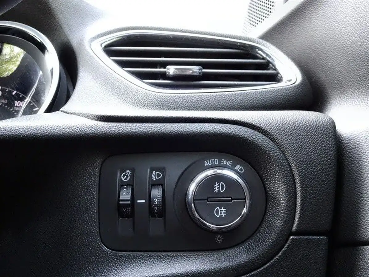 2018-vauxhall-grandland-x-12-sport-nav-130ps-big-32