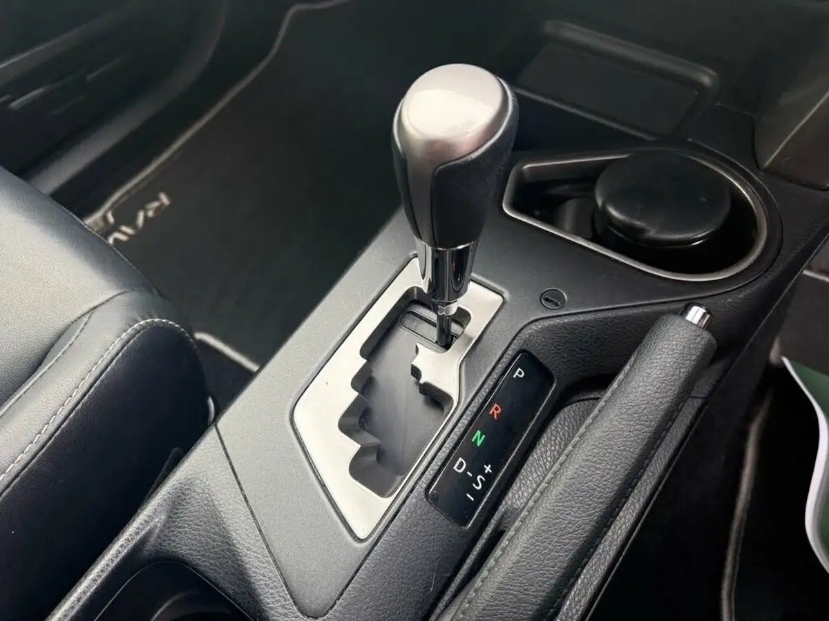 2019-toyota-rav4-25-excel-awd-big-29