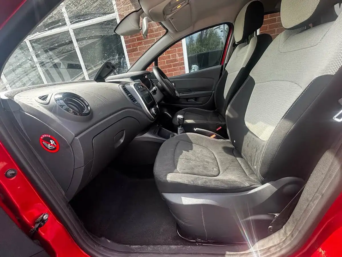 2019-renault-captur-09-tce-iconic-big-10