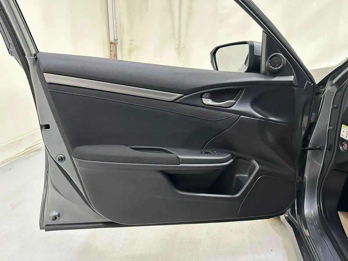 2020-honda-civic-10-vtec-turbo-se-hatchback-5d-cvt-big-23
