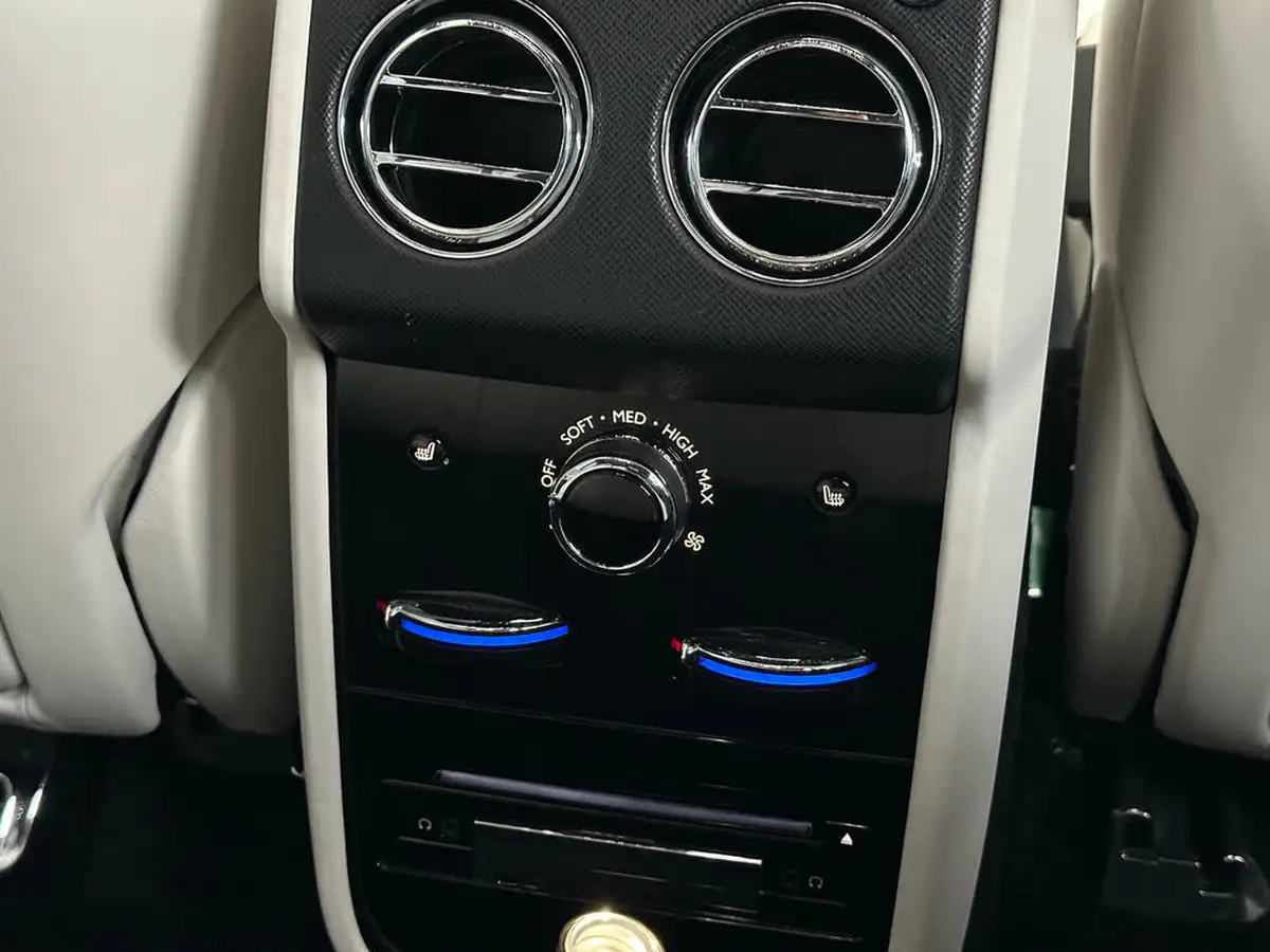 2023-rolls-royce-cullinan-675-black-badge-big-45