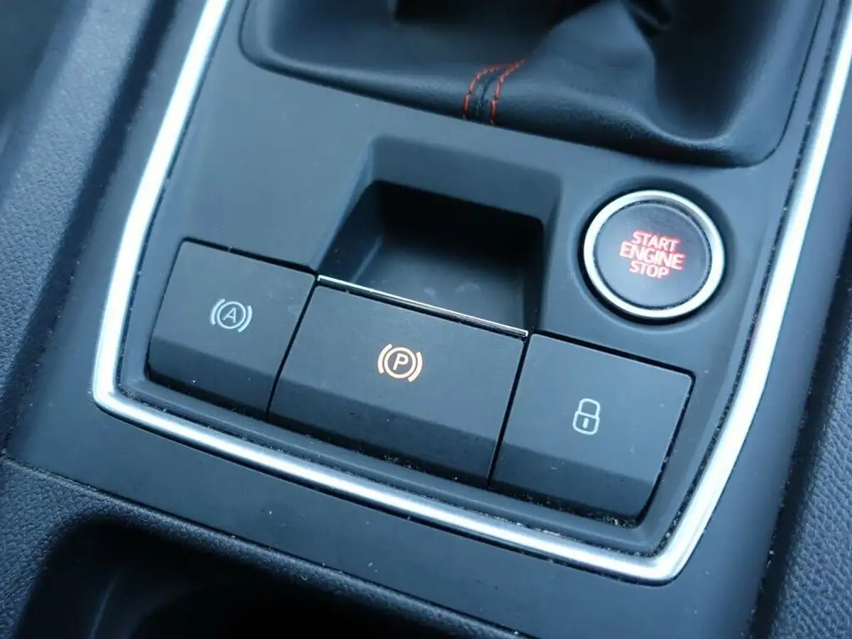 2021-seat-leon-15-tsi-evo-fr-sport-130ps-hatchback-big-38
