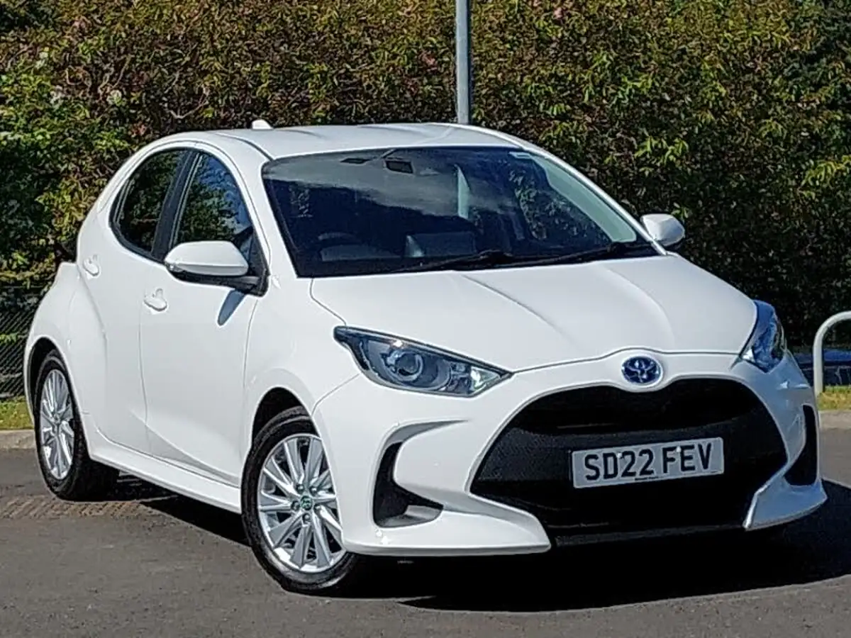 2022-toyota-yaris-15-vvt-i-icon-big-0