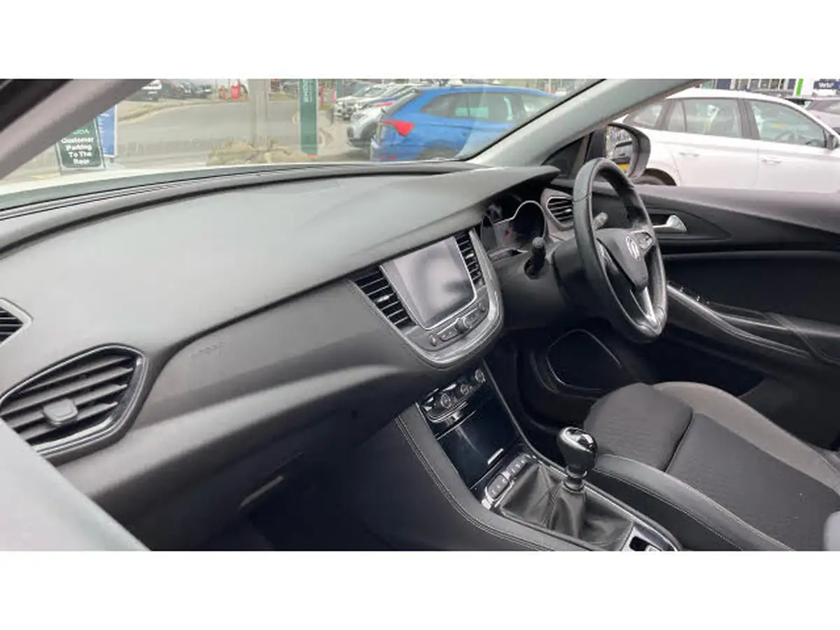 2019-vauxhall-grandland-x-12-sport-nav-big-8