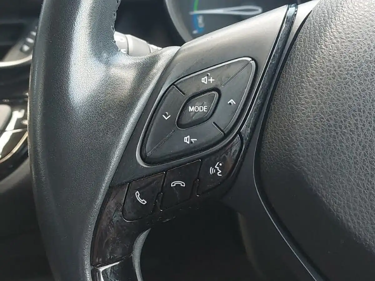 2020-toyota-c-hr-20-vvt-i-orange-edition-big-15
