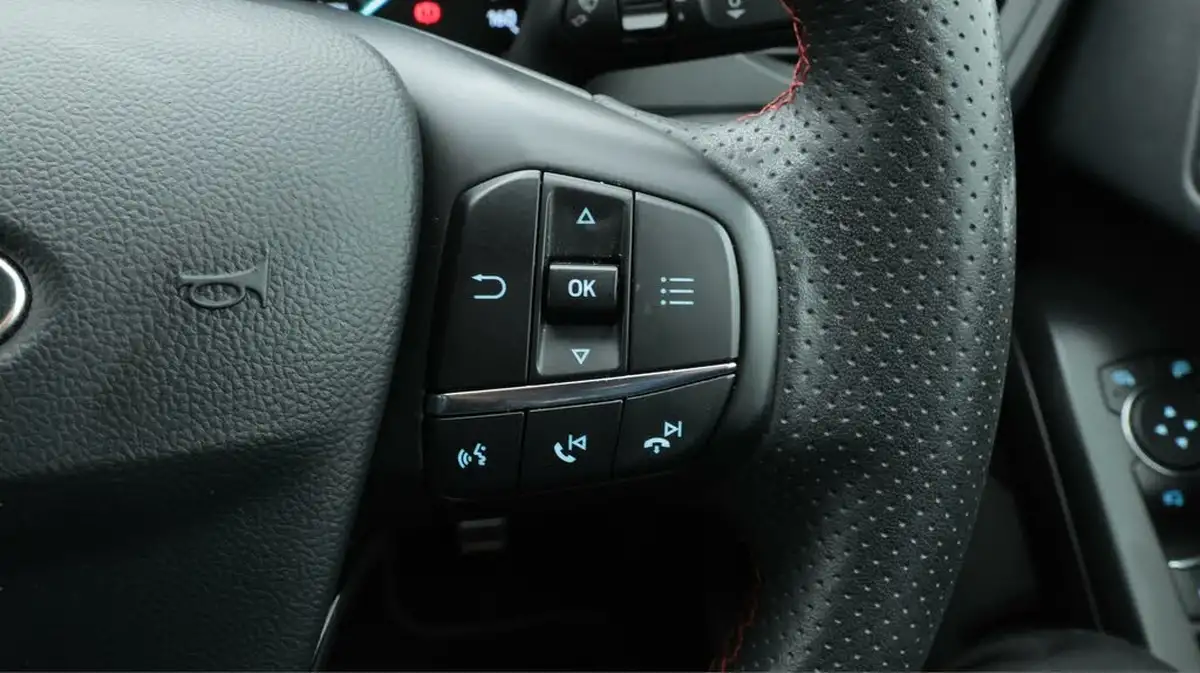 2019-ford-focus-10t-st-line-x-hatchback-big-25