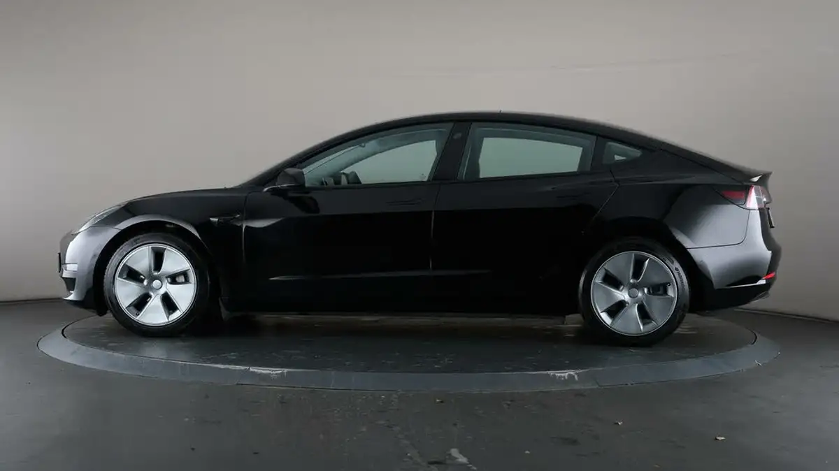 2021-tesla-model-3-e-long-range-awd-big-36
