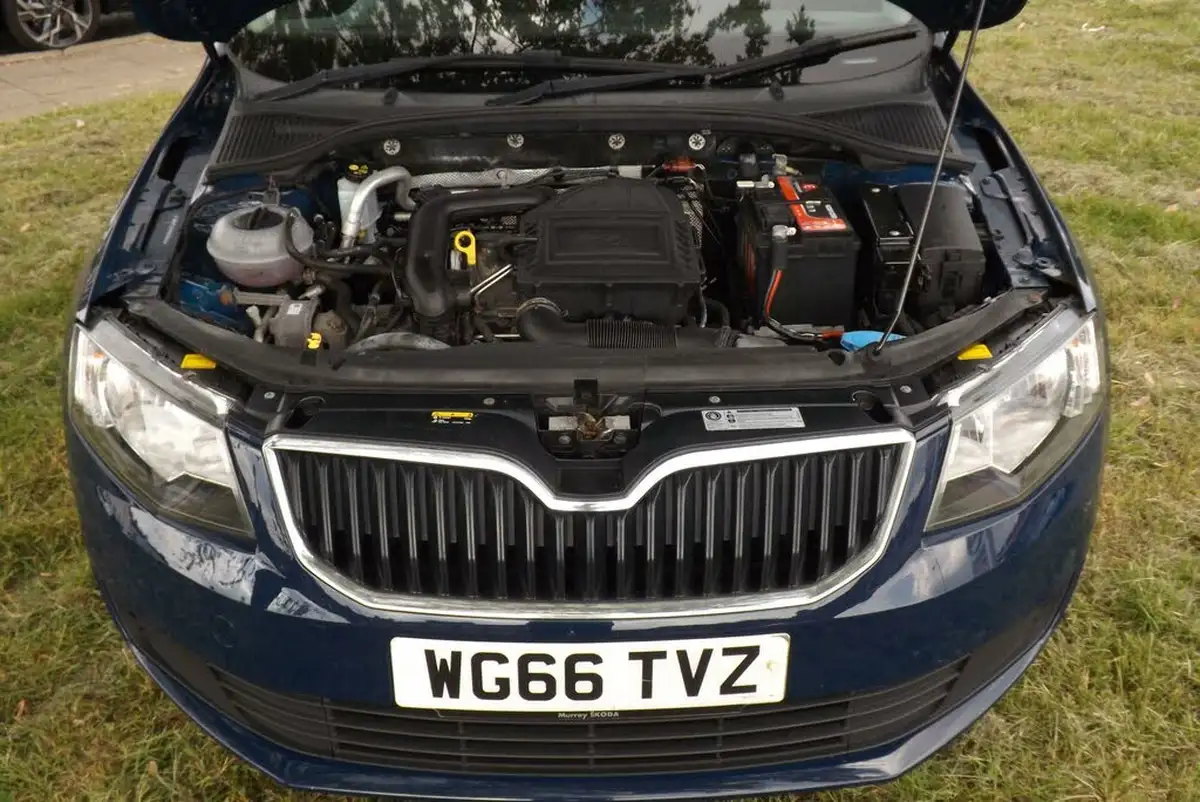 2016-skoda-octavia-10-tsi-s-hatchback-big-25