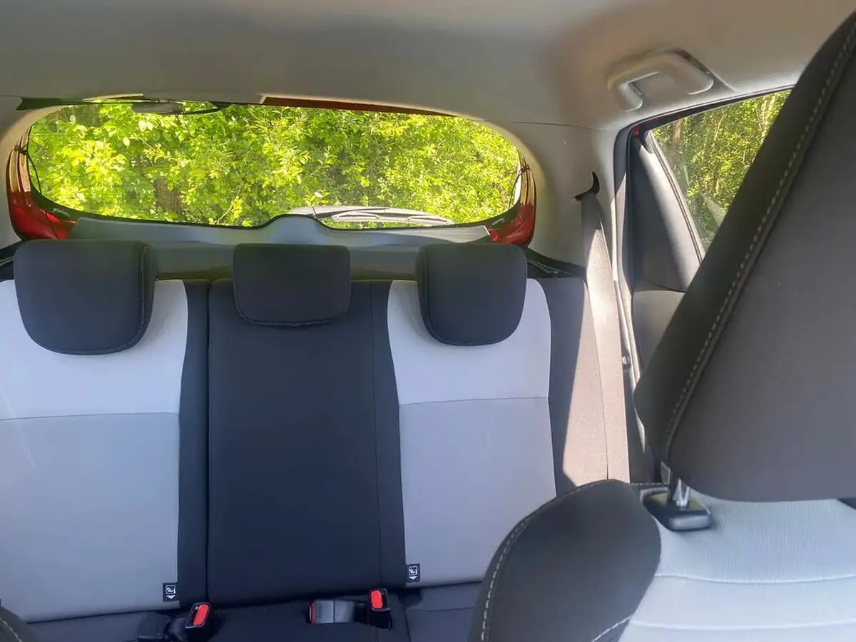 2019-toyota-yaris-15-vvt-i-icon-tech-111bhp-1496cc-big-12