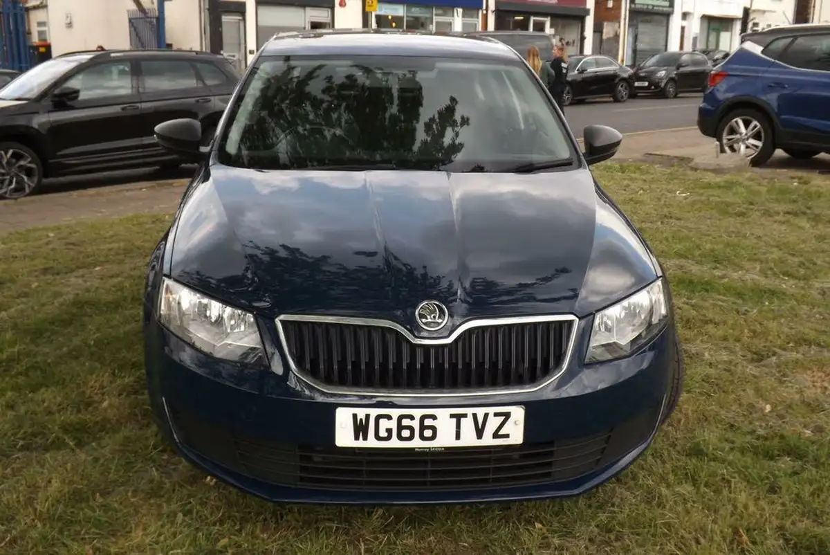 2016-skoda-octavia-10-tsi-s-hatchback-big-1