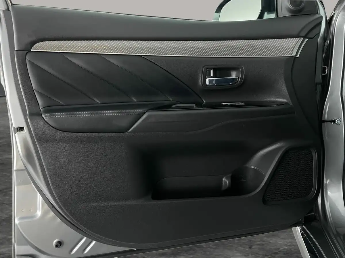 2021-mitsubishi-outlander-24-dynamic-phev-big-36